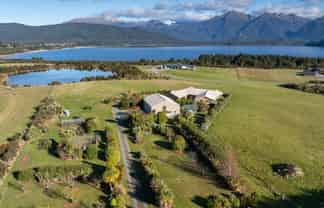 73 Holmwood Road, Manapouri