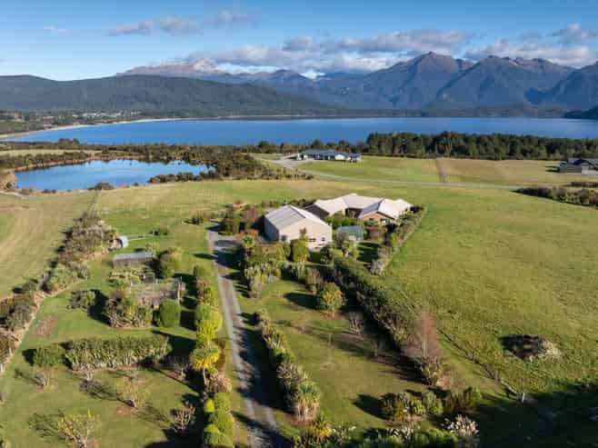 73 Holmwood Road, Manapouri