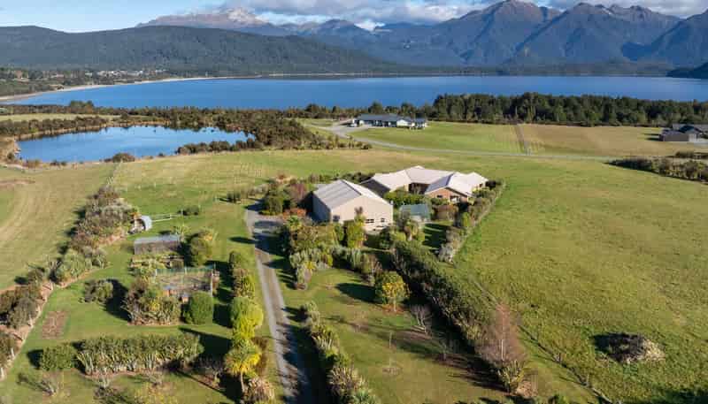 73 Holmwood Road, Manapouri