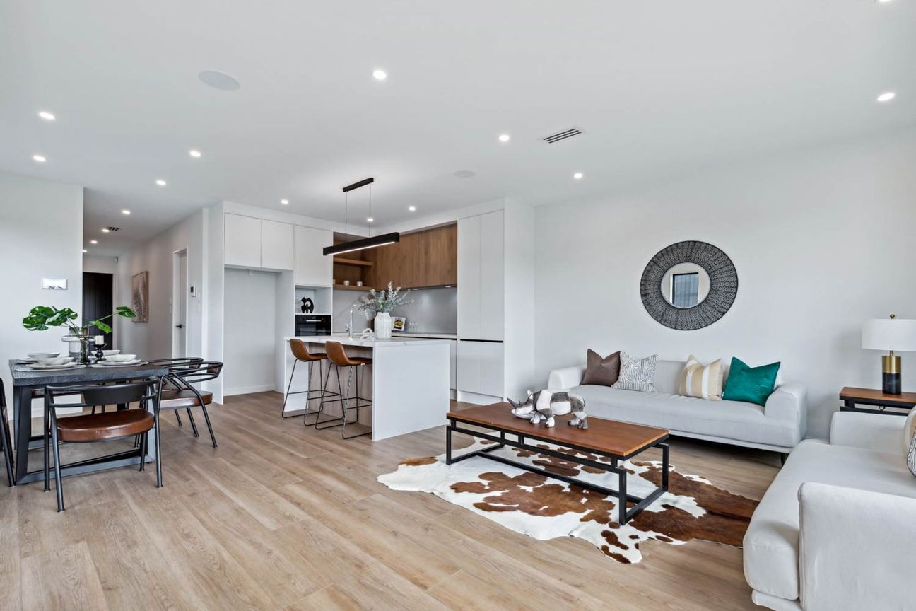Modern Living with Peaceful Reserve Views - Meer