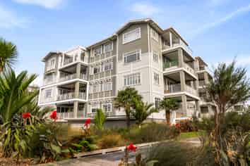 30 Eaves Bush Parade, Orewa