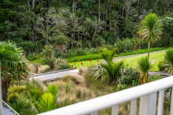 30 Eaves Bush Parade, Orewa