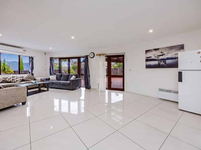 73 Rathmar Drive, Manurewa