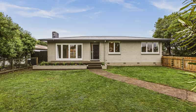 14 Lipscombe Crescent, Havelock North