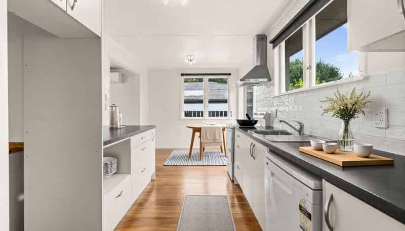 14 Lipscombe Crescent, Havelock North