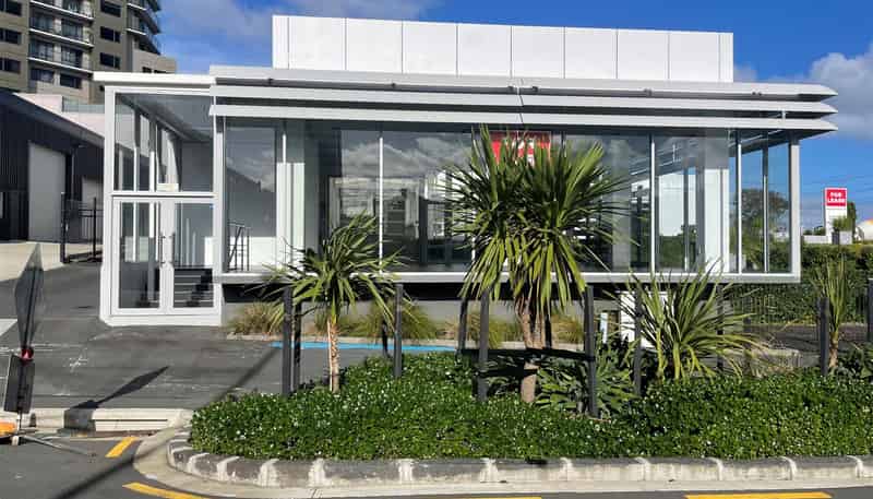  Front, 26 - 28 Northcroft Street, Takapuna