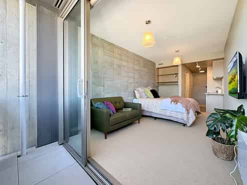204A/2 Campbell Terrace, Petone