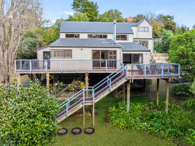 34 Castleton Drive, Mellons Bay