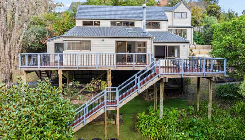 34 Castleton Drive, Mellons Bay
