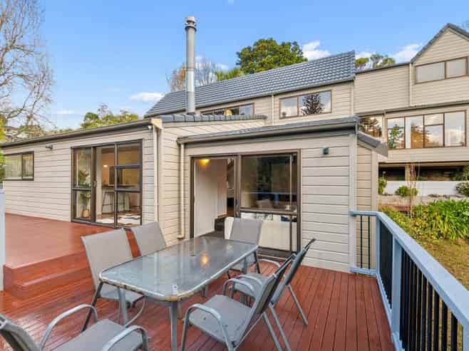 34 Castleton Drive, Mellons Bay