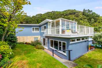 304 Muritai Road, Eastbourne