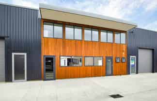 IMMACULATE WAREHOUSE IN WARKWORTH
