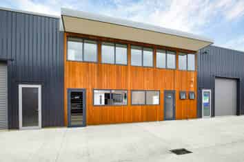 IMMACULATE WAREHOUSE IN WARKWORTH
