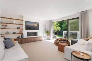 171A Mays Road, Saint Albans