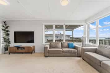 19 Rishworth Avenue, Stanmore Bay