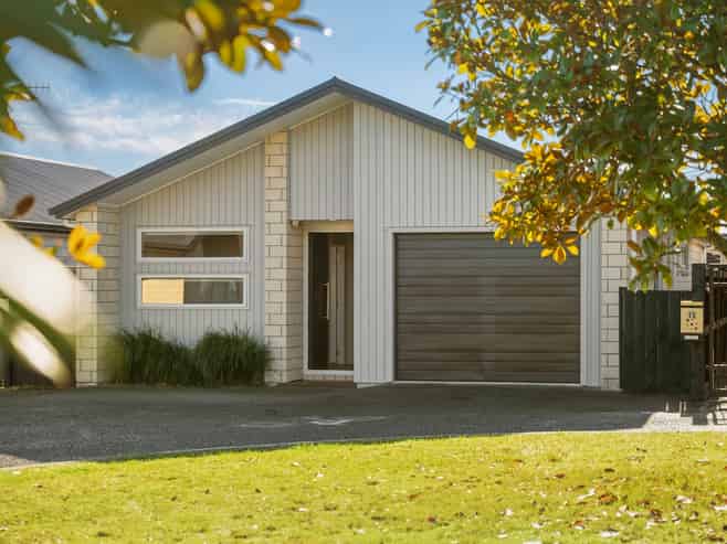 15 Capstan Close, Pyes Pa