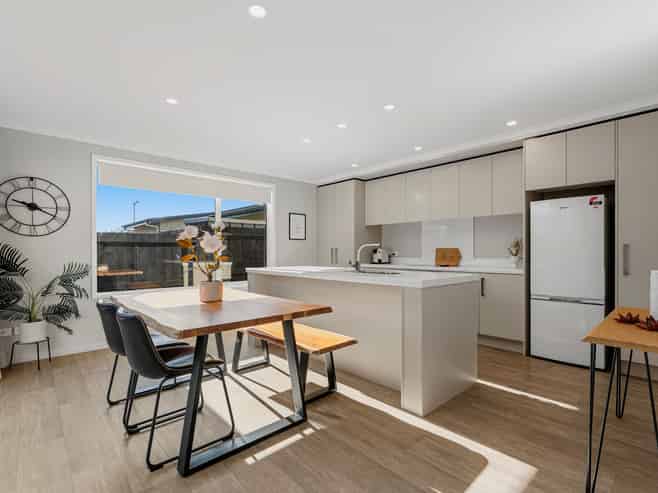 15 Capstan Close, Pyes Pa