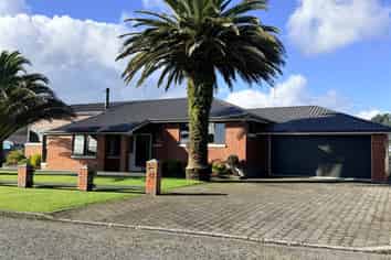  12 Keith Road, Paroa