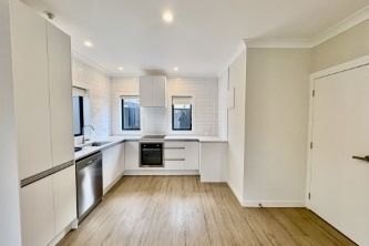 Spacious 3-Bedroom Townhouse - Bild 4