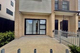 Spacious 3-Bedroom Townhouse - Bild 2