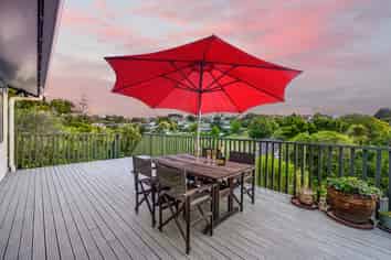 10 Oliver Twist Avenue, Mellons Bay