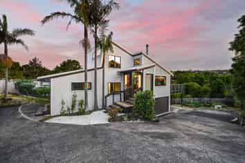10 Oliver Twist Avenue, Mellons Bay