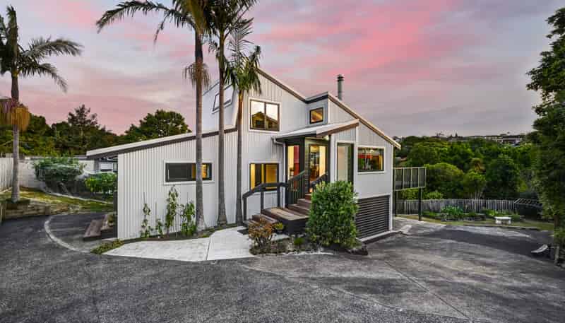 10 Oliver Twist Avenue, Mellons Bay