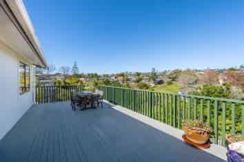 10 Oliver Twist Avenue, Mellons Bay
