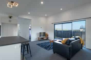 13 Meadowbank Drive, MILTON
