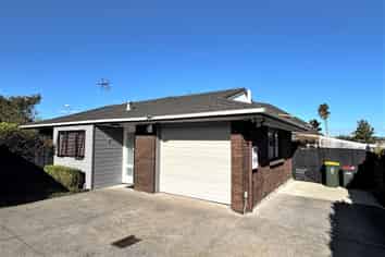 2/79 Mirrabooka Avenue, Botany Downs