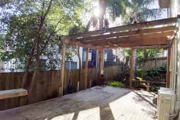a/214  Albany Highway  (Rear cottage), Albany