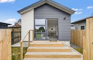 18 Matlock Street, Woolston
