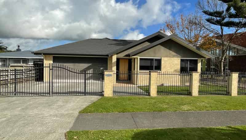 11 Johnson Street, Bulls