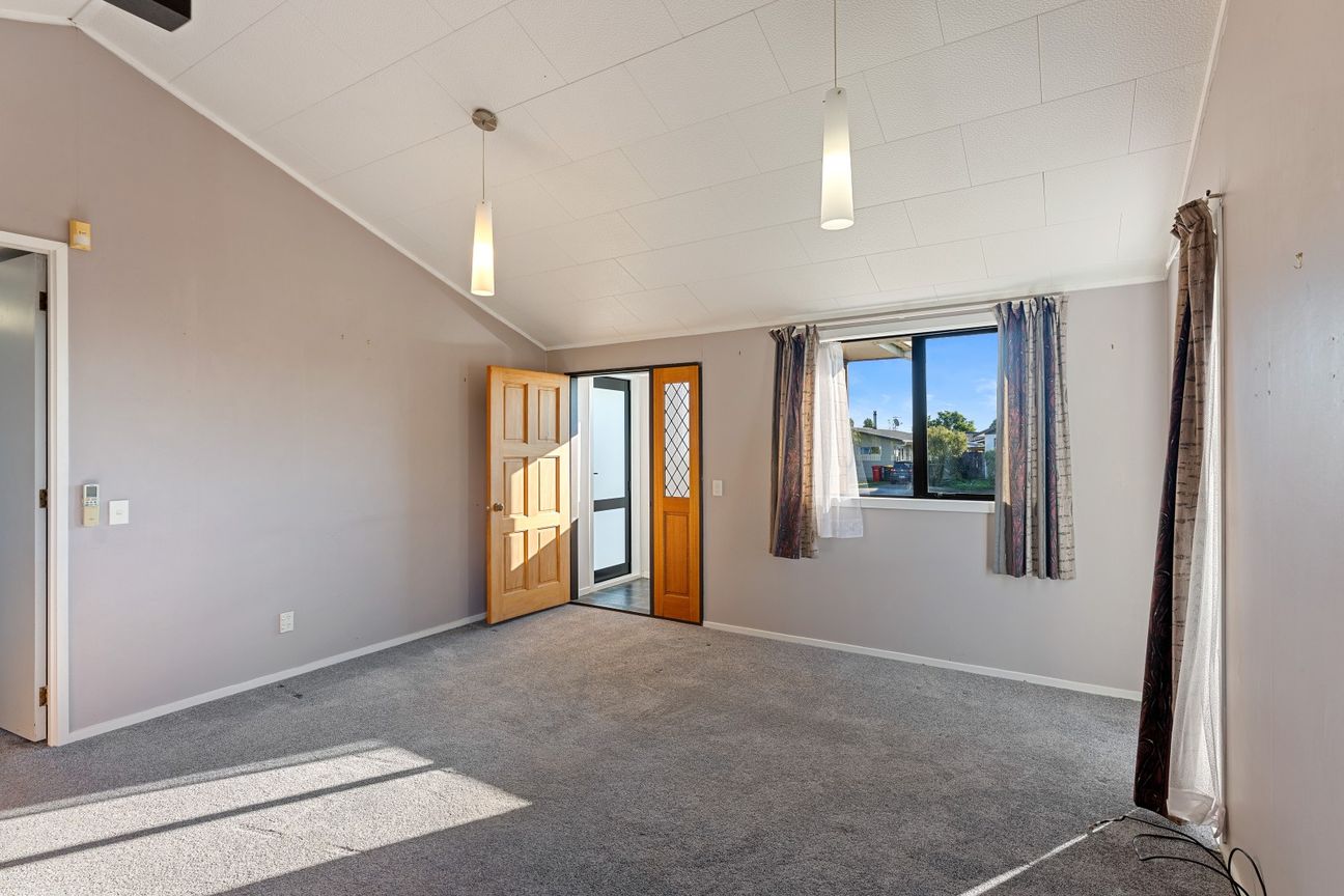 Comfortable Living with Great Garaging - Prikaz 3