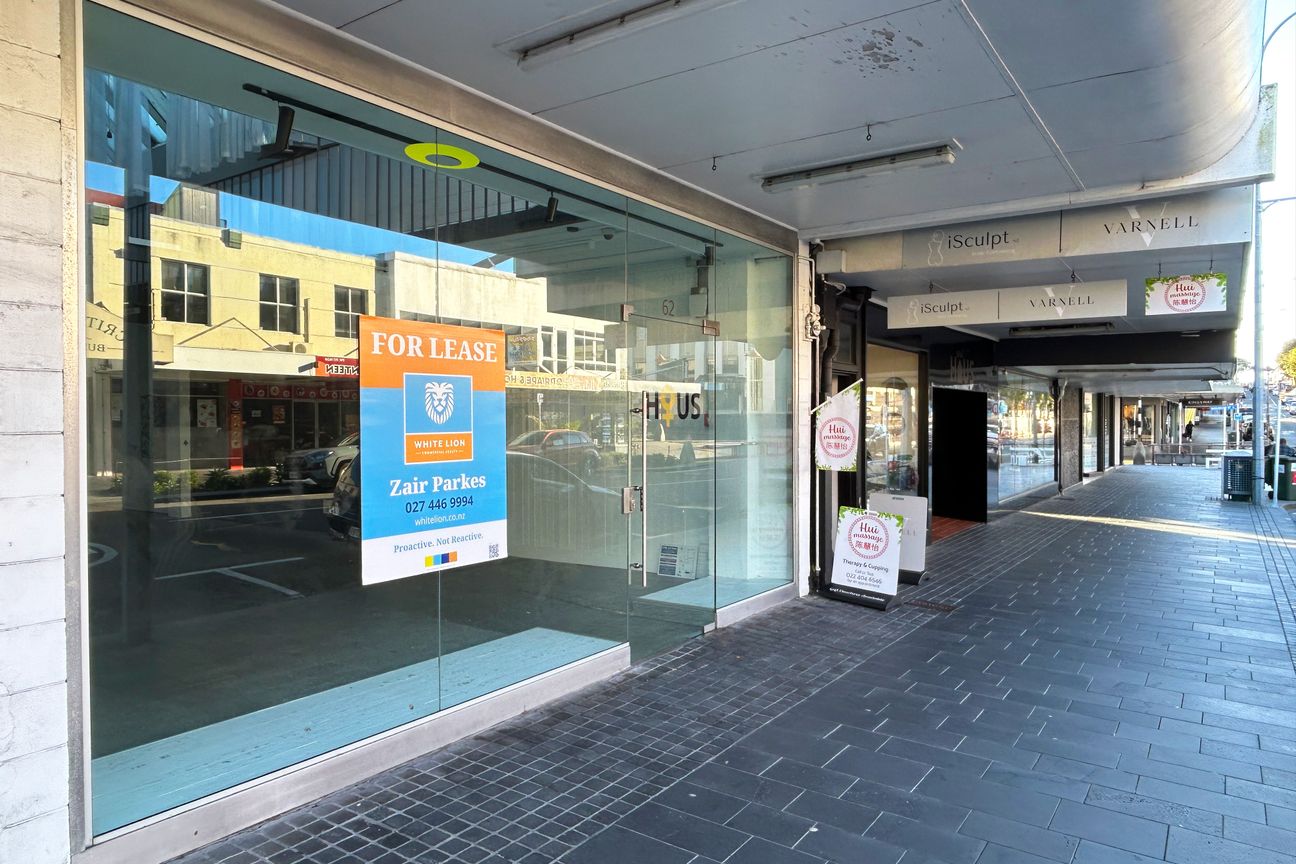Stylish Retail with Architectural Flair – pohled 3