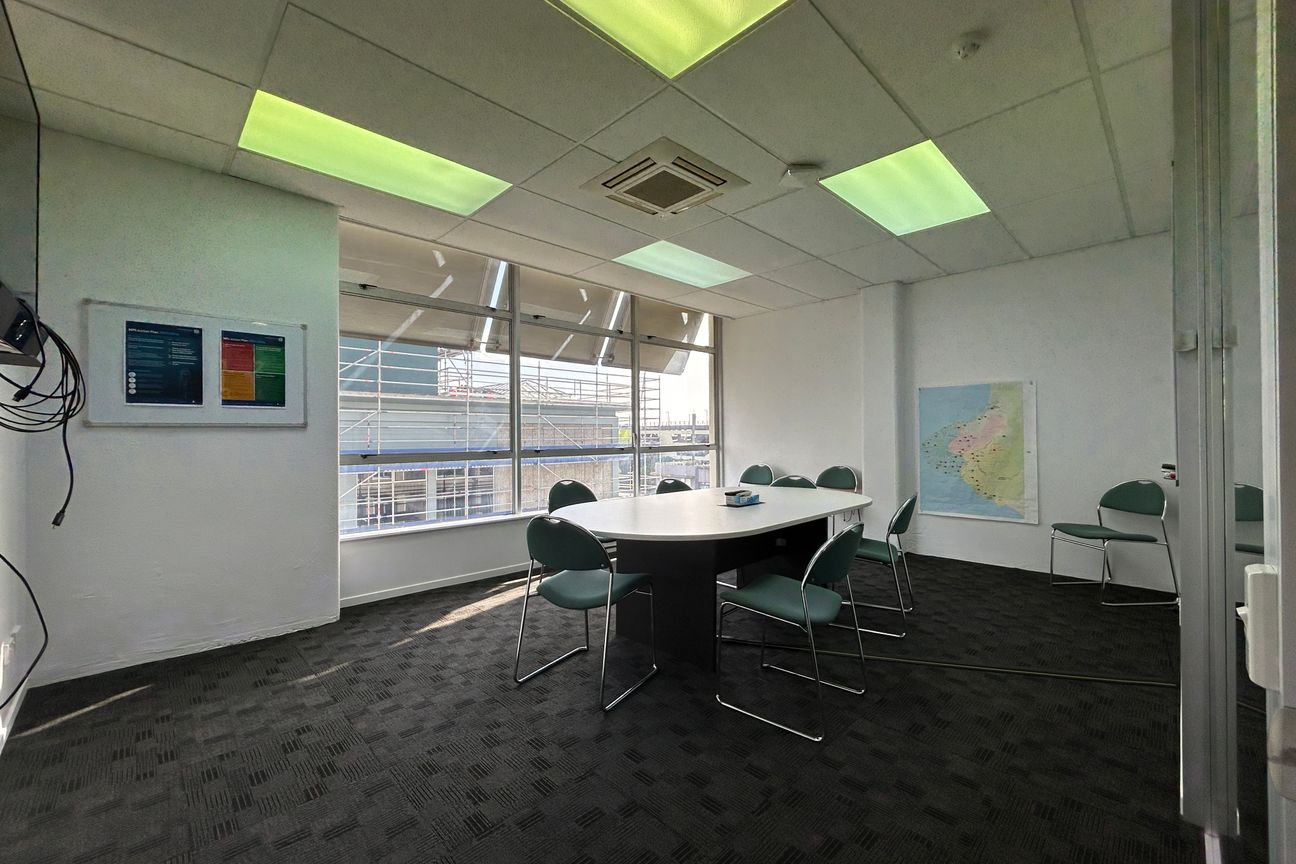 Top Floor with Modern Fit Out - Ansicht 5