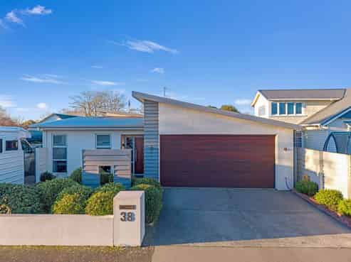 38 Middle Road, Allenton