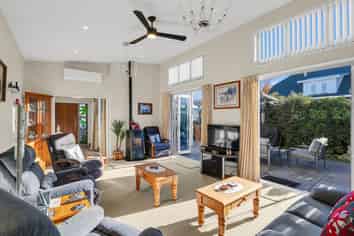 38 Middle Road, Allenton