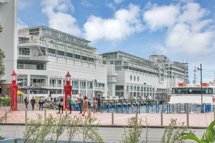 Waterfront City Pad - Więcej