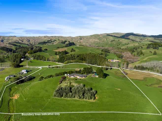 143 Pond Road, Raglan