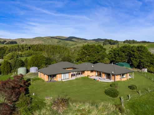 143 Pond Road, Raglan