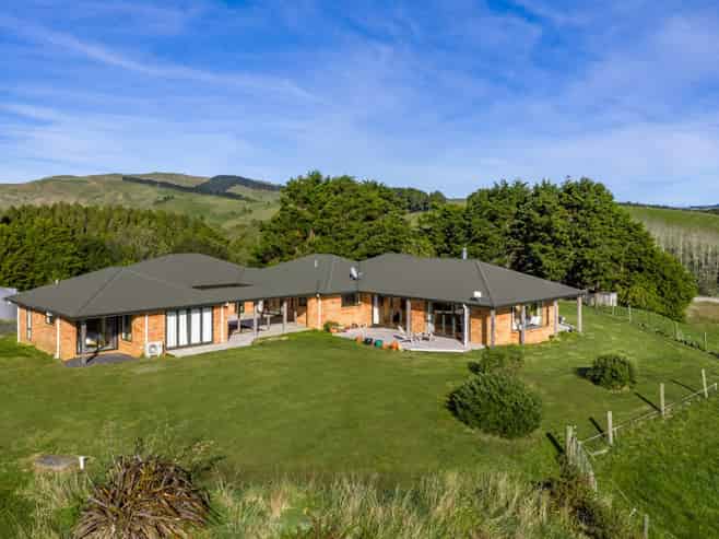 143 Pond Road, Raglan