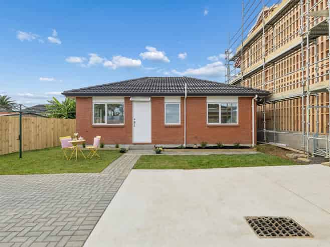 23 Desmond Place, Otara