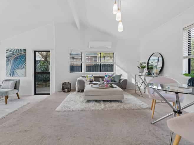 14 Meadowland Drive, Somerville