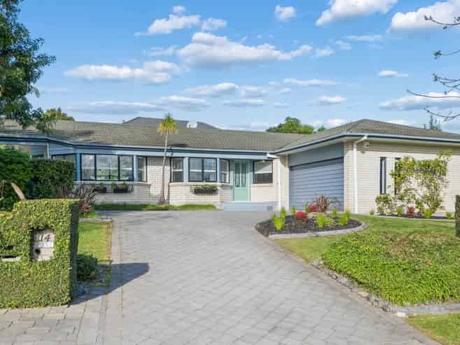 14 Meadowland Drive, Somerville
