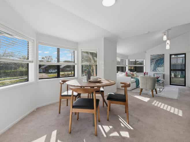 14 Meadowland Drive, Somerville
