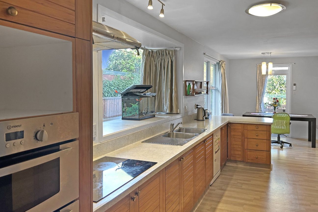 Premium School Zone Living - Vista 3