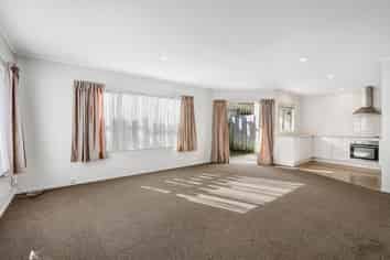 6/372 Whangaparaoa Road, Stanmore Bay