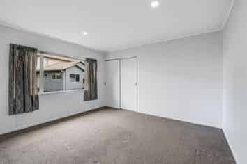 6/372 Whangaparaoa Road, Stanmore Bay