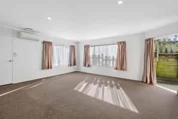 6/372 Whangaparaoa Road, Stanmore Bay